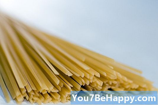 スパゲッティ対リングイネ-違いは何ですか？