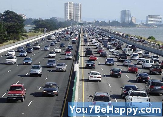Interstate vs Freeway - Hva er forskjellen?