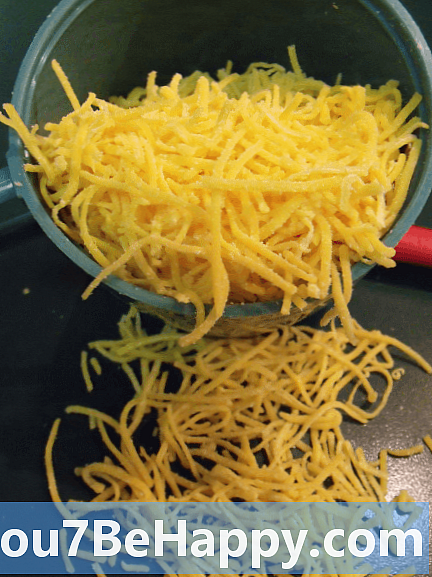 Skillnaden mellan strimlad ost och riven ost
