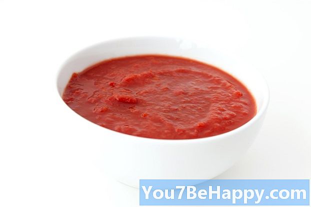 Разница между томатной пастой и томатным пюре